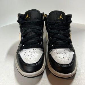 Kids / toddler / youth Nike Air Jordan’s Mid